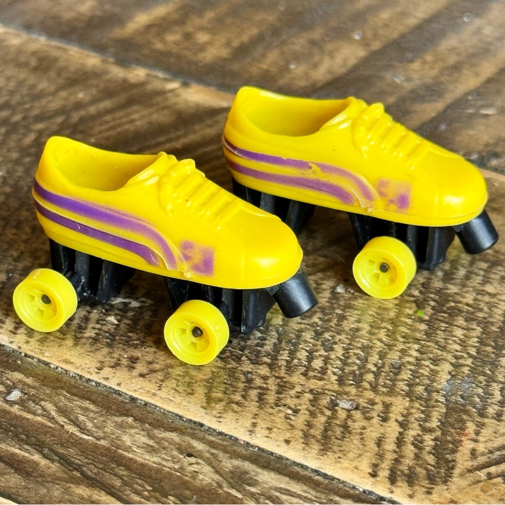 Vintage Mattel 1979 SKIPPERS Boyfriend SCOTT #1019 Yellow ROLLER SKATES Only